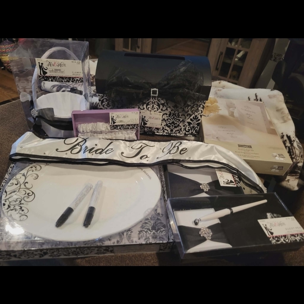 Wedding And Reception Decor- Brand New- Black-White And Diamonds!